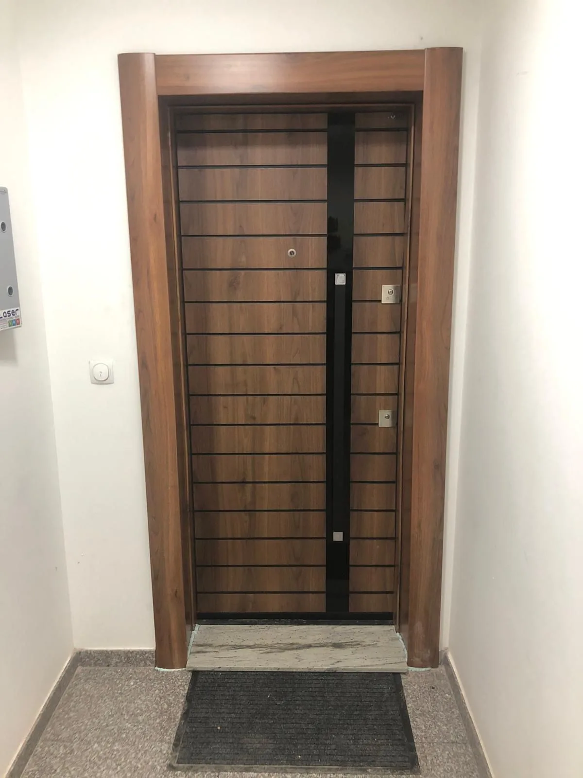 Koyu Ceviz Siyah Şeritli Seri